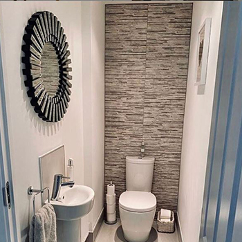 Bathroom mirror ideas. Bathroom with round mirror.