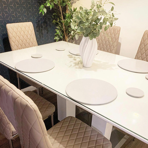 white gloss dining table.