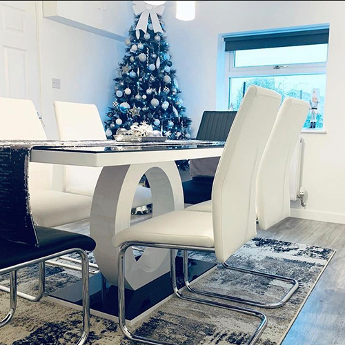 Instagram Christmas Inspiration - modern dining room with chirstmas tree