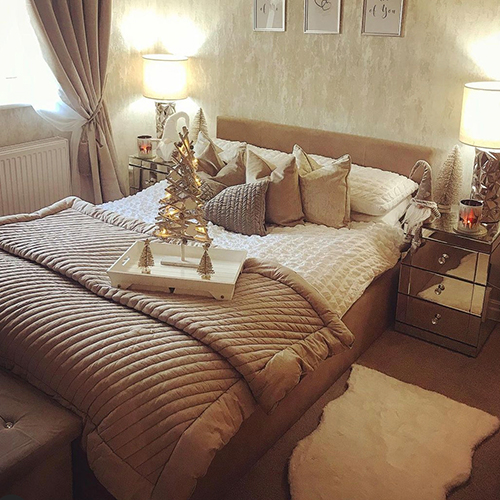 Instagram christmas inspiration - modern bedroom wth pink-toned christmas decor