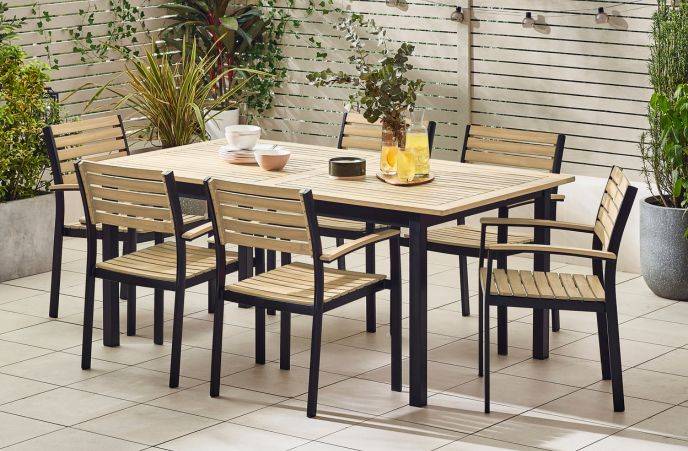 An Outdoor Dining Set