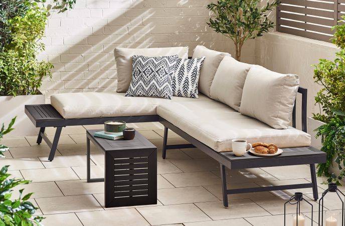 A Modular Outdoor Sofa Set