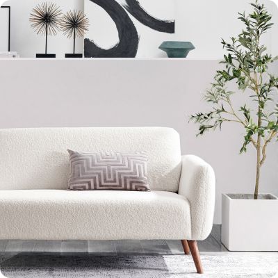 Living Room< Living Room<