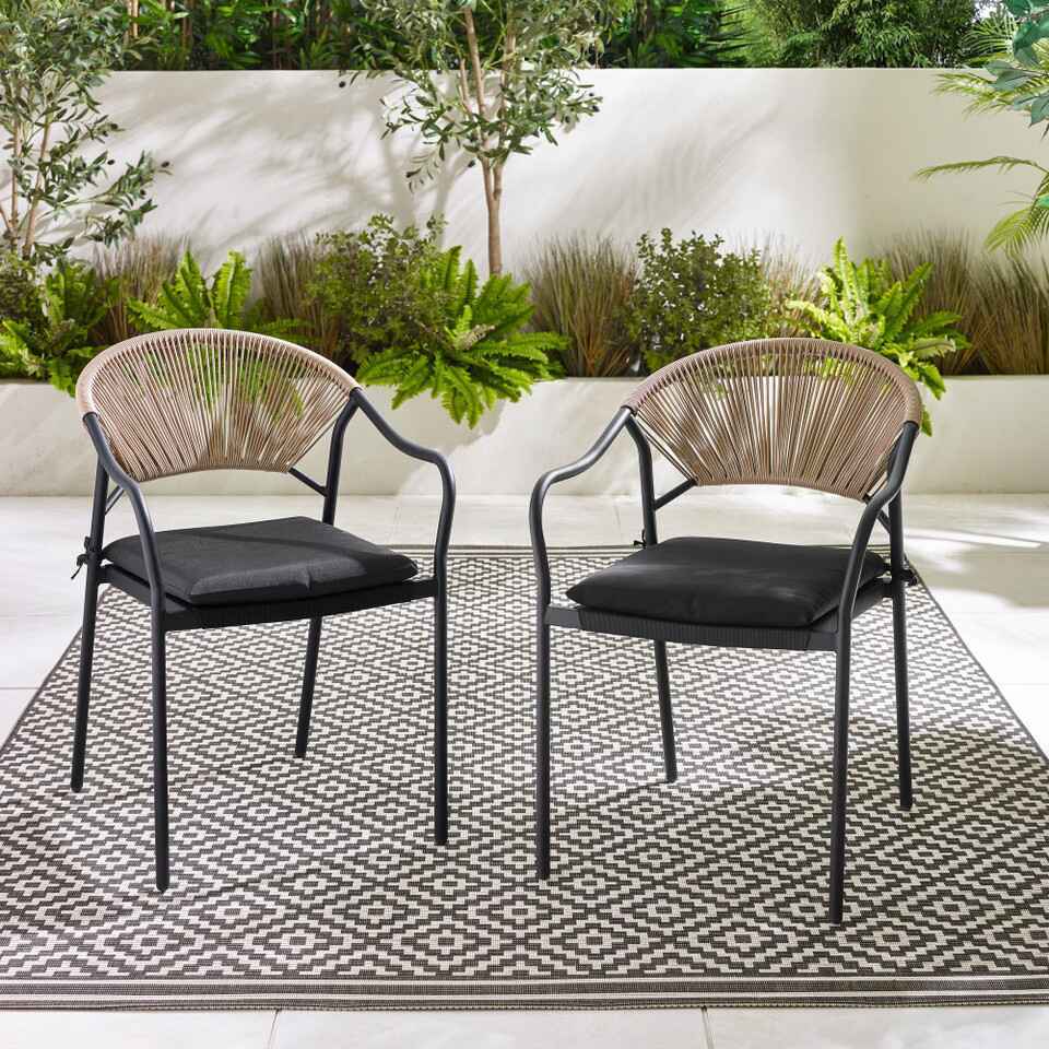 black and rattand garden chairs for garden makeover