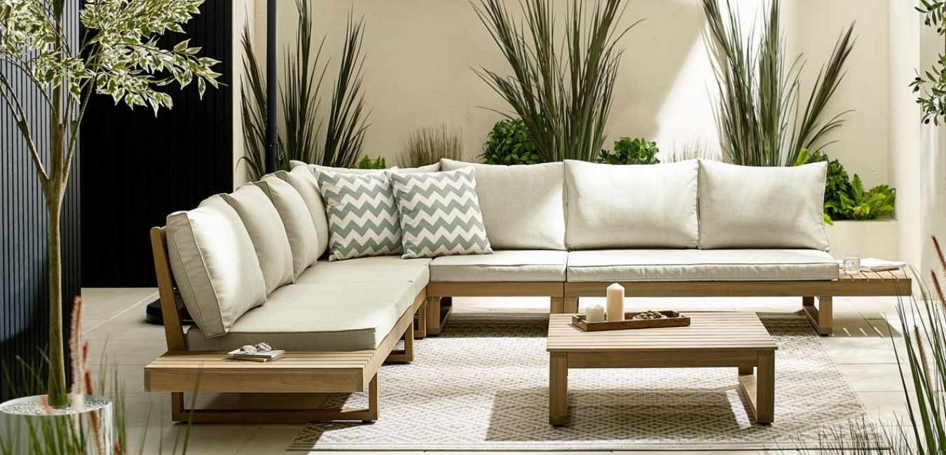 how to pick garden furniture based on garden size blog image